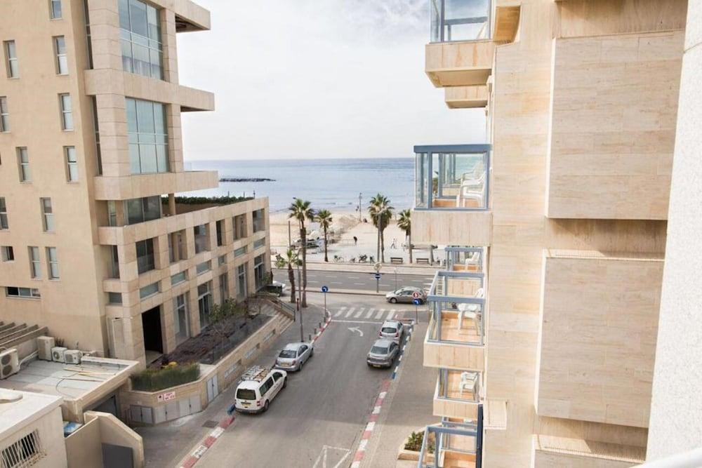 Savoy Sea Side Hotel (Adults Only) Тел Авив Екстериор снимка